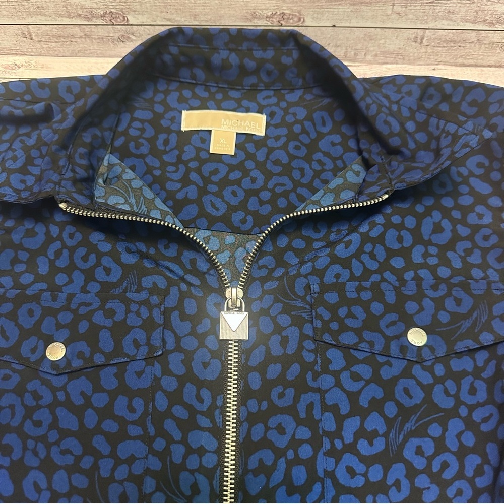 Michael Kors Blue Animal Print Utility Blouse  size XL - Picture 4 of 10